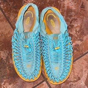 Women’s UNEEK Keen Shoes